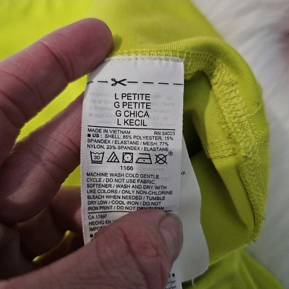 Old Navy • Elevate Crop Leggings - Picture 7 of 10